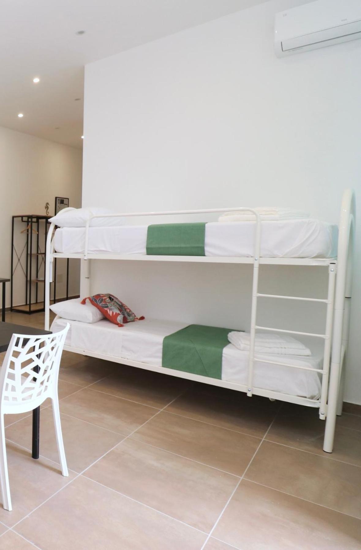 Airport Guest Houses เนเปิลส์ ภายนอก รูปภาพ